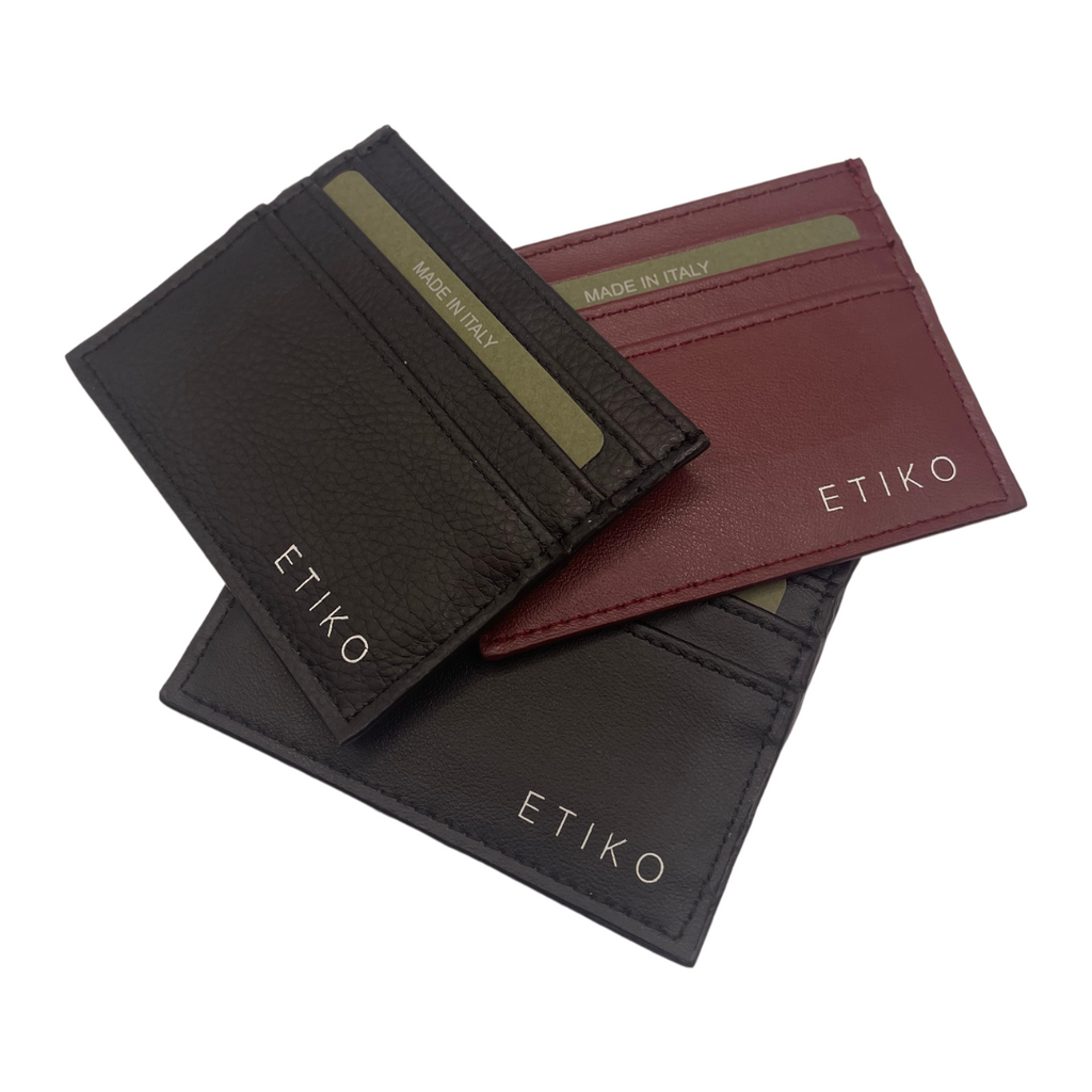 Porte-cartes en feuille noire martelée