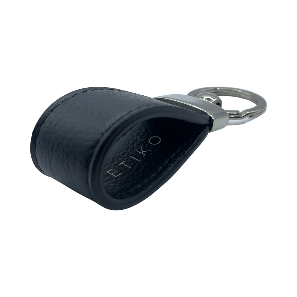Porte-clés goutte noire martelée